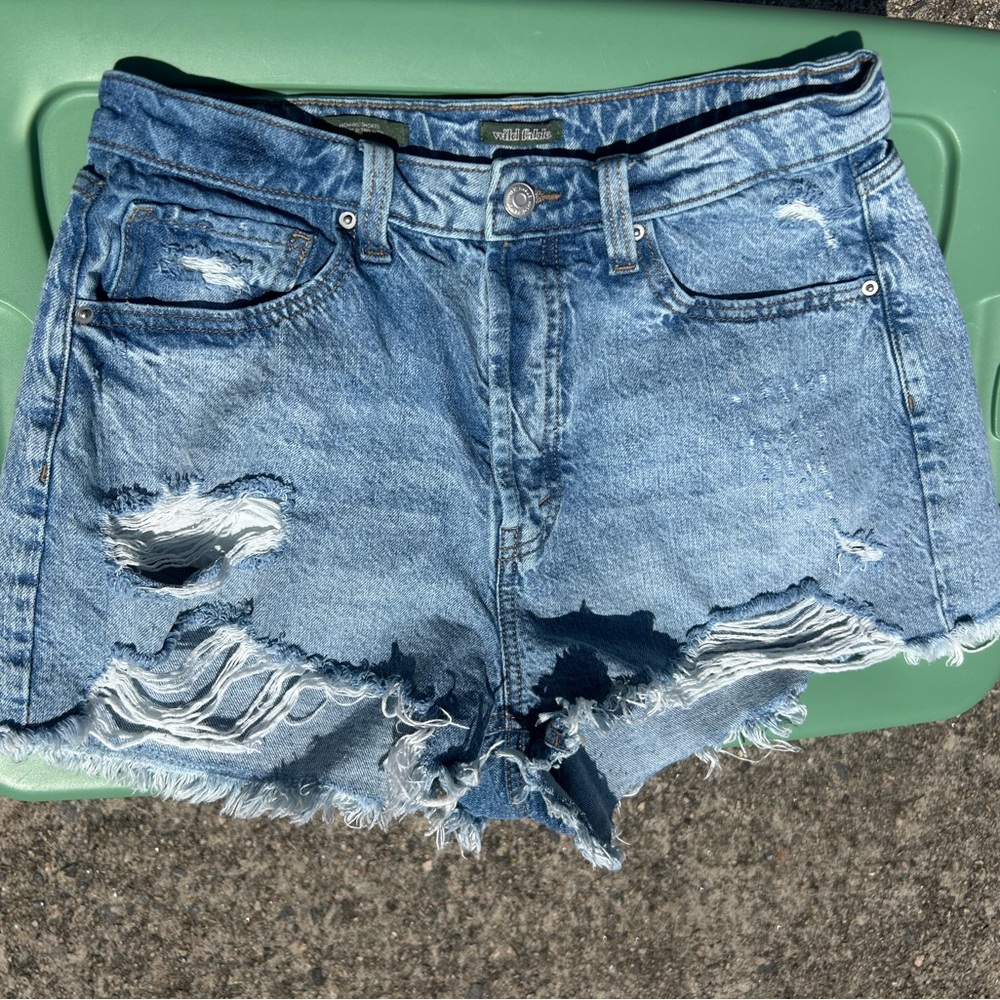Distressed Blue Denim Shorts WILD FABLE size 10